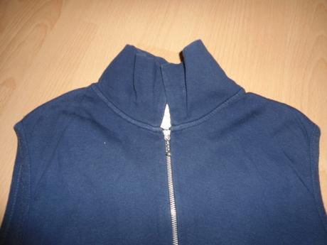 Tmavomodre tricko, m