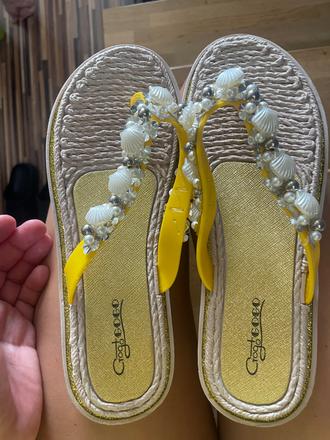 Šľapky s mušličkami, 39