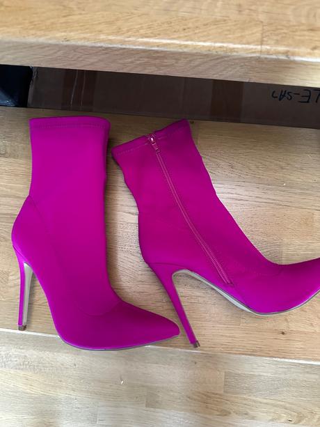 Elasticke cizmicky, 38