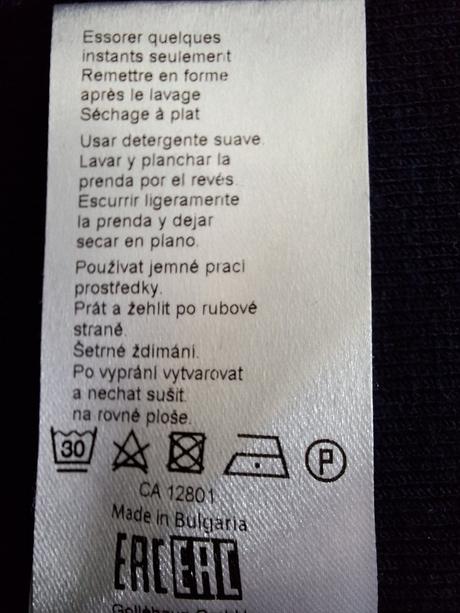 Svetríkové šaty, 38