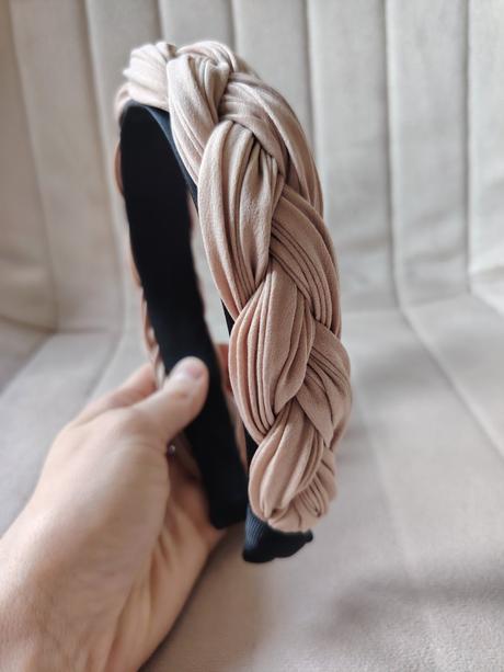 Štýlová béžová prepletená čelenka do vlasov, 