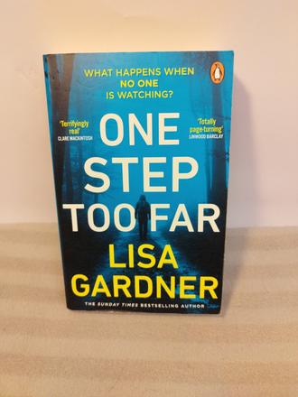 Lisa gardner v anglictine xs24, 