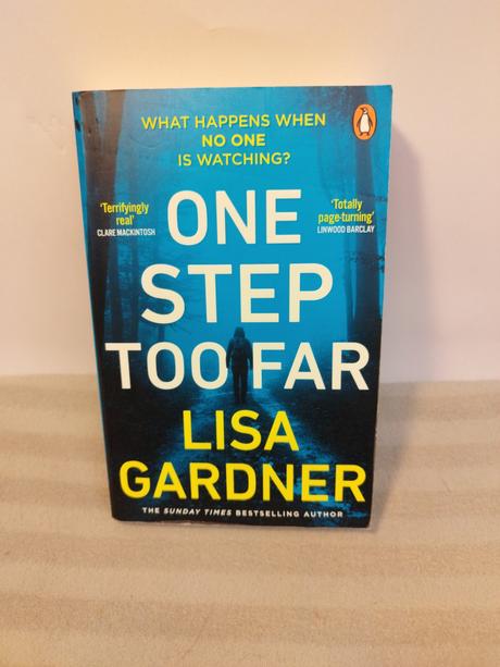 Lisa gardner v anglictine xs24, 