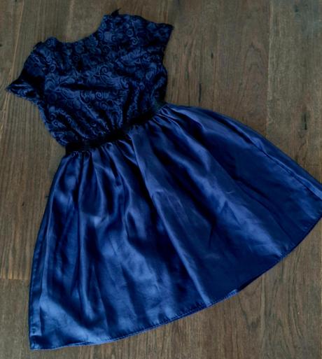 Prekrasne krajkovane saty so zlatymi labutkami, monsoon,158