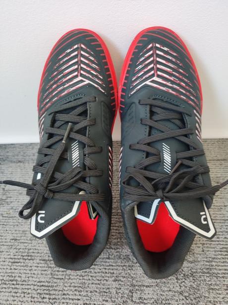 Predám chlapčenské kopačky, decathlon,37