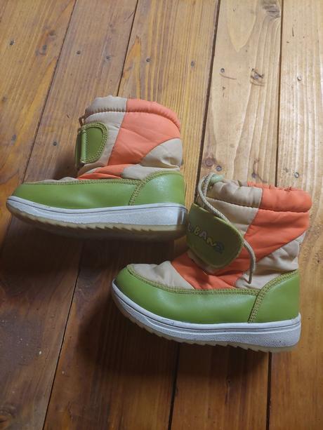 Dievčenské čižmy, 25