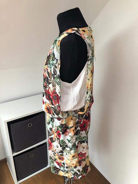 Kvietkované šaty, s