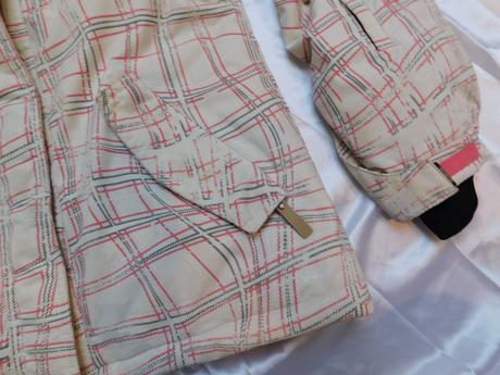 Kvalitna lyziarska bunda s odonimatelnou kapucnou, 36