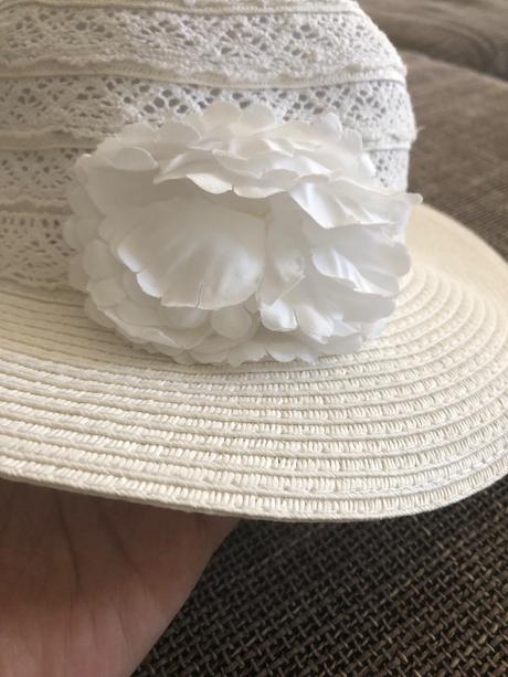 Biely klobucik s krajkou, ff, veľkosť na vek 3-6 r, 128