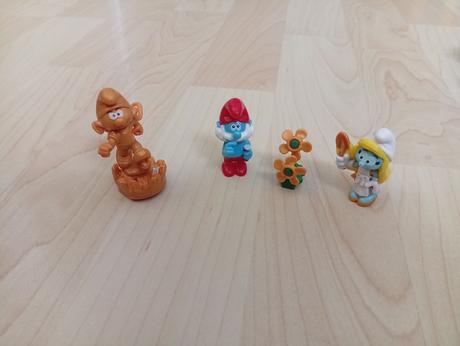 6x šmolko z kinderka,