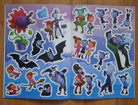 Knižka disney junior "vampirina" s aktivitami, 