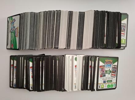 Pokémon karty s kódmi do online hry (1085 ks), 