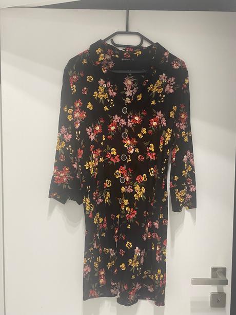 Kvietkované šaty bershka, bershka,m