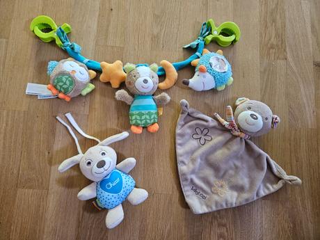 Závesné hračky na autosedačku, postieľku, mojkáčik, 