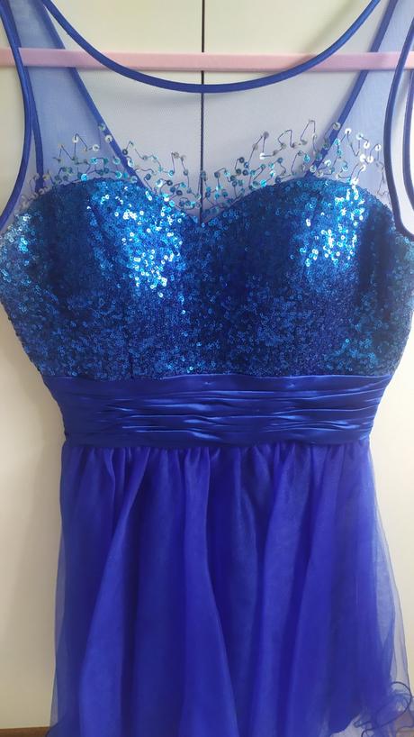 Spočenské šaty napr. na redovú zn.dancing queen, s