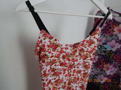 Kvetinové šaty, 