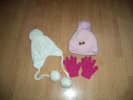 2 zimné čiapky 50-52 a rukavičky, 50