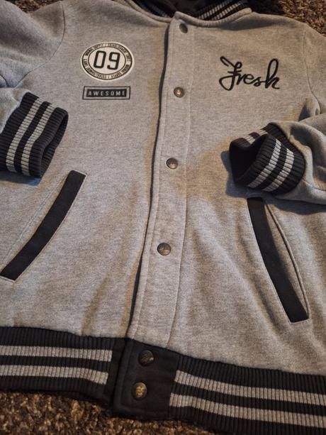 Nadherná mikinka, reserved,140