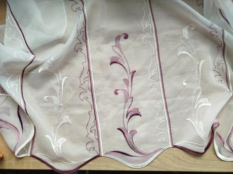 2x vyšívaná záclona, 