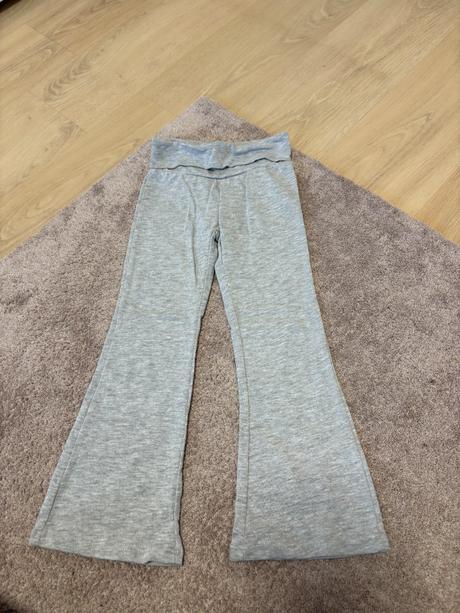 Zvoncove teplaky, zara,116