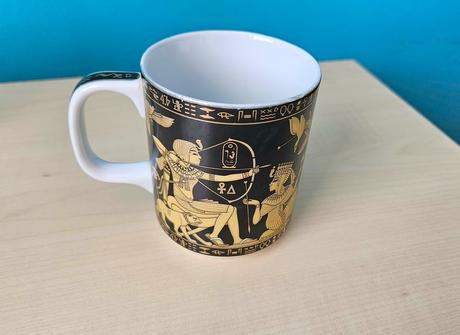 Štýlový hrnček s egyptským motívom, 