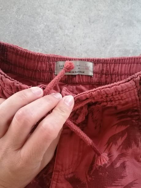 Kratasy zara výborný stav, zara,122