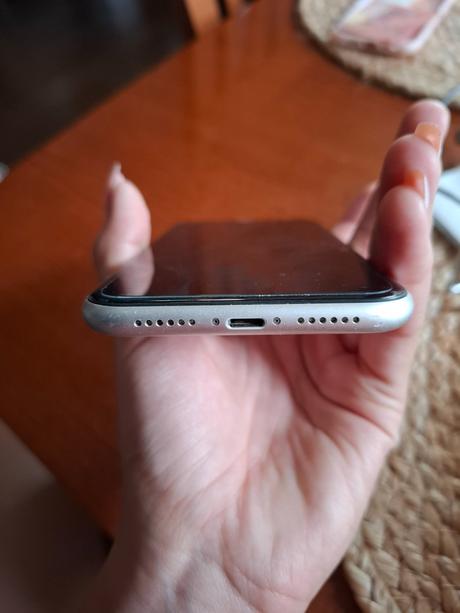 Iphone 11 telefón, apple