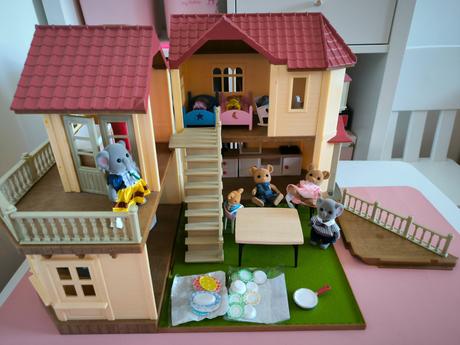 Sylvanian family domček s príslušenstvom,