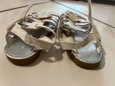 Krasne letne sandalky, carter's,24