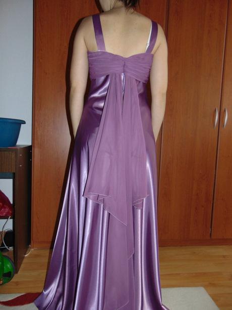 Spolocenske saty, 38