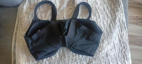 Športová podprsenka z poštou nenosené, nike,80e