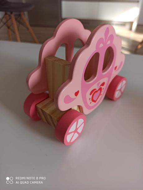 Drevené hračky pre dievča a chlapca,