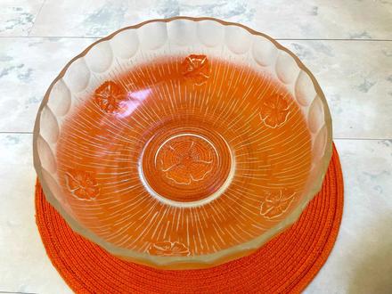 Masívna misa z ľadového skla,