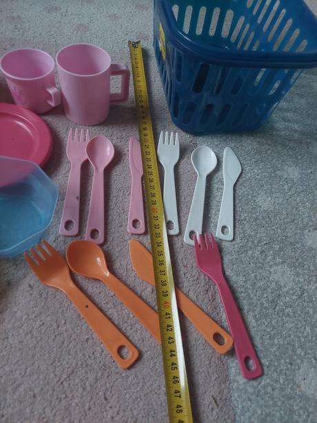 Náradie do kuchynky a nákupný kosik,