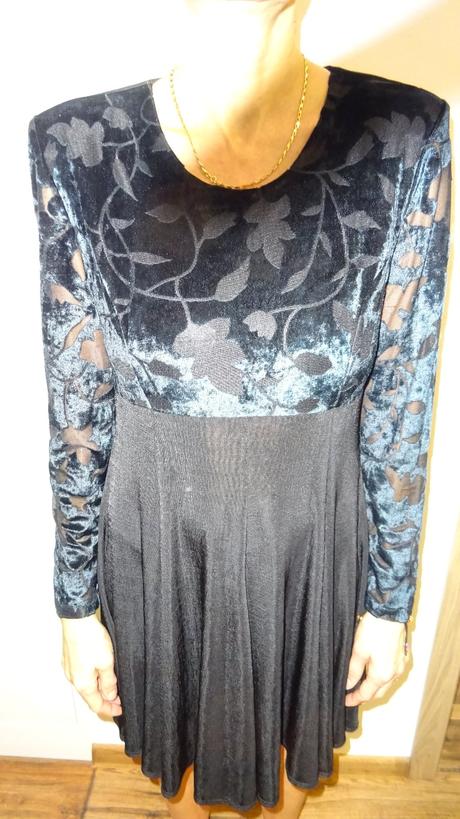 Príležitostné šaty, 38