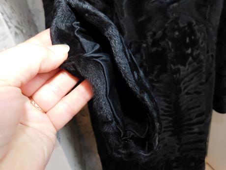 Pravy kvalitny karakulovy kožuch, 44