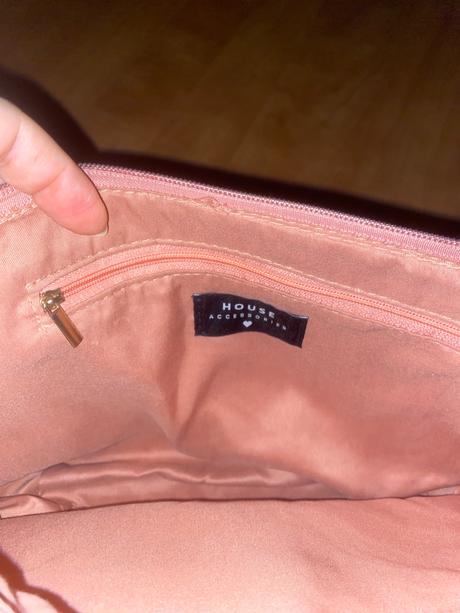 Jednoducha kabelka na plece, house