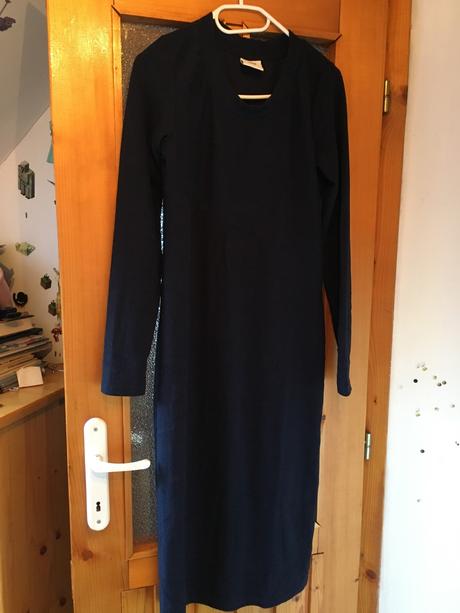 Tehotenské tmavomodré rebrované šaty mama licious, s