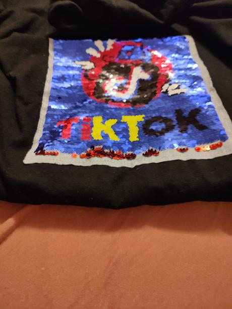Mikina tik tok, 