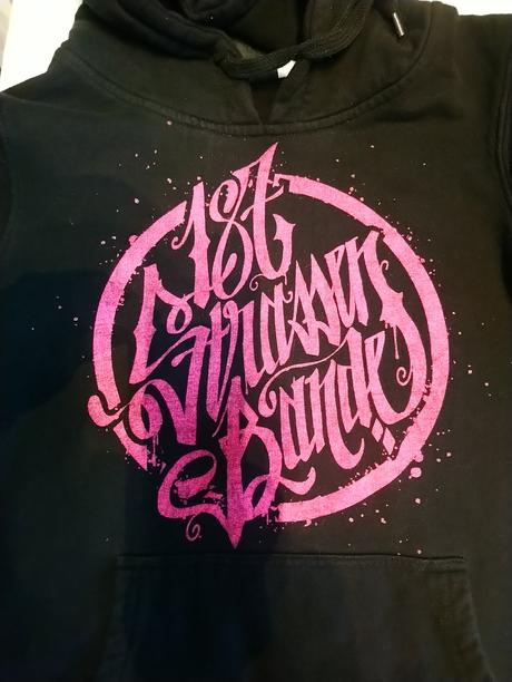 Dámska čierna klokanka,s nápisom, strassenbande, m