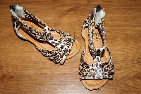 Leopardie sandalky, 24
