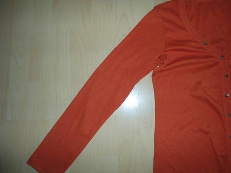 Oranzovy sveter, s