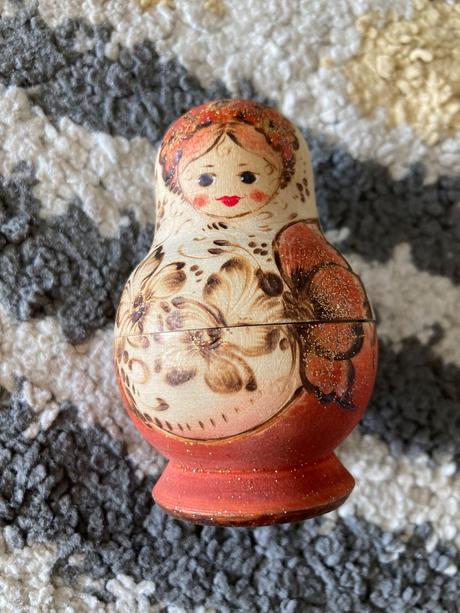 Drevená menšia matrioška, 