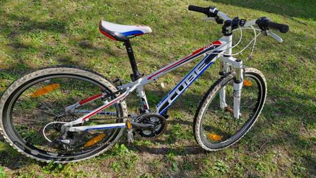 Bicykel cube 240, 24