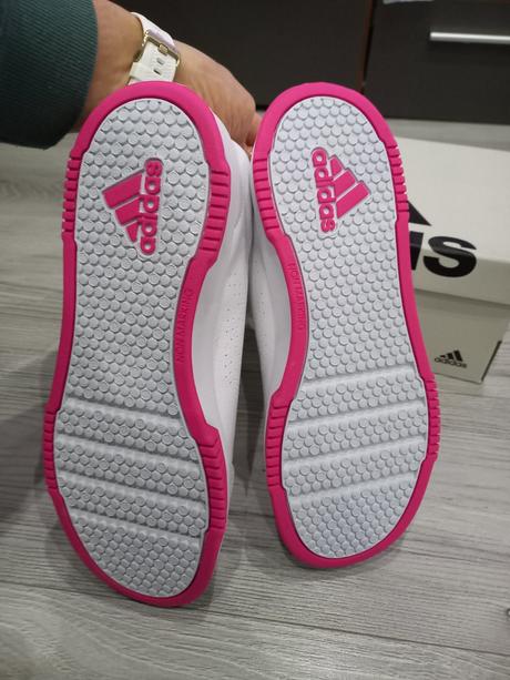 Nenosené tenisky, adidas,39
