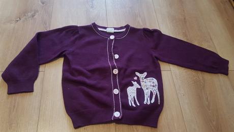 Krasny svetrík so srnkami, h&m,86