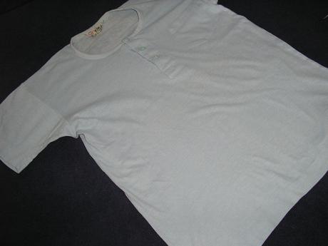 577. modré tričko, 176