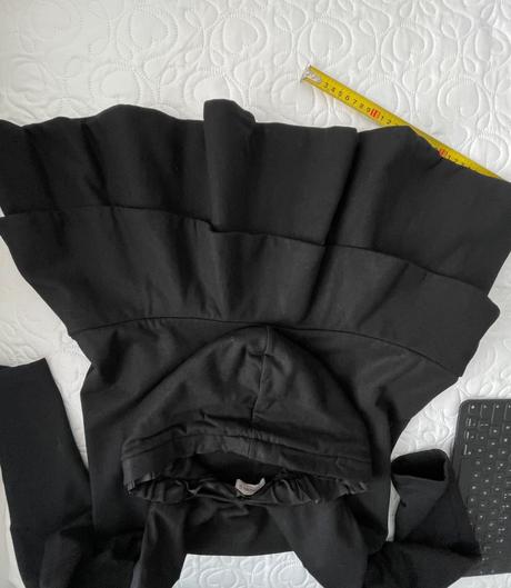 Moncler čierne šaty, 152