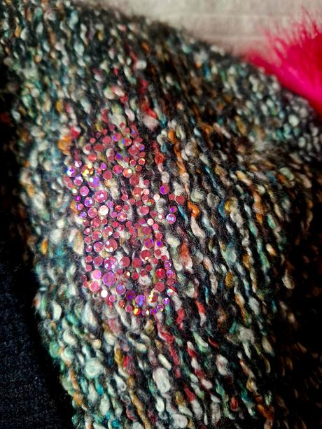 Broel čiapka s výrazným brmbolcom, 110