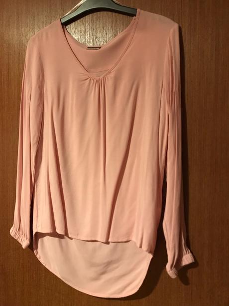 Príjemná ľahká blúzka, s